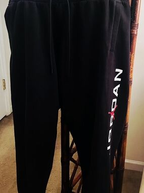 Jordan Men's Black Logo Sweatpants